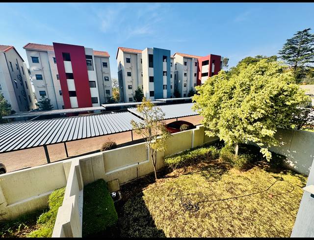 2 BEDROOM FLAT FOR SALE IN MAROELADAL